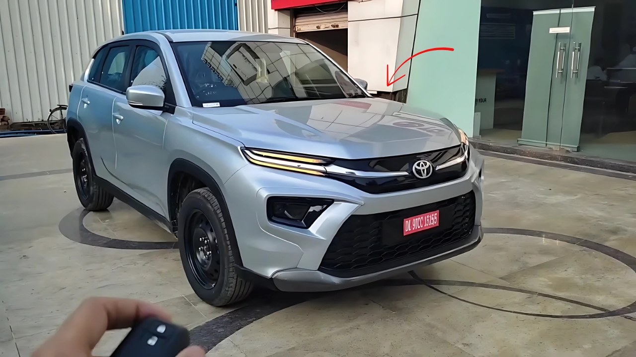 Toyota Hyryder 2025 Launched with 28 kmpl Mileage, Hybrid Powertrain & AWD Features